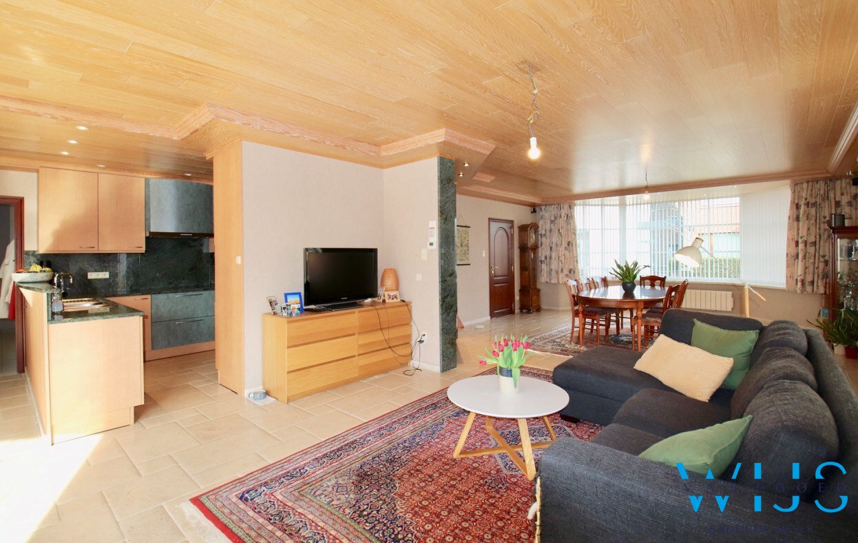 Ongelofelijk ruim woonhuis op een TOPlocatie ! 