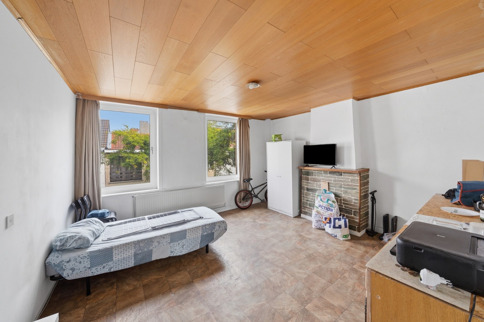 Ruime woning met veel mogelijkheden te Oostende 