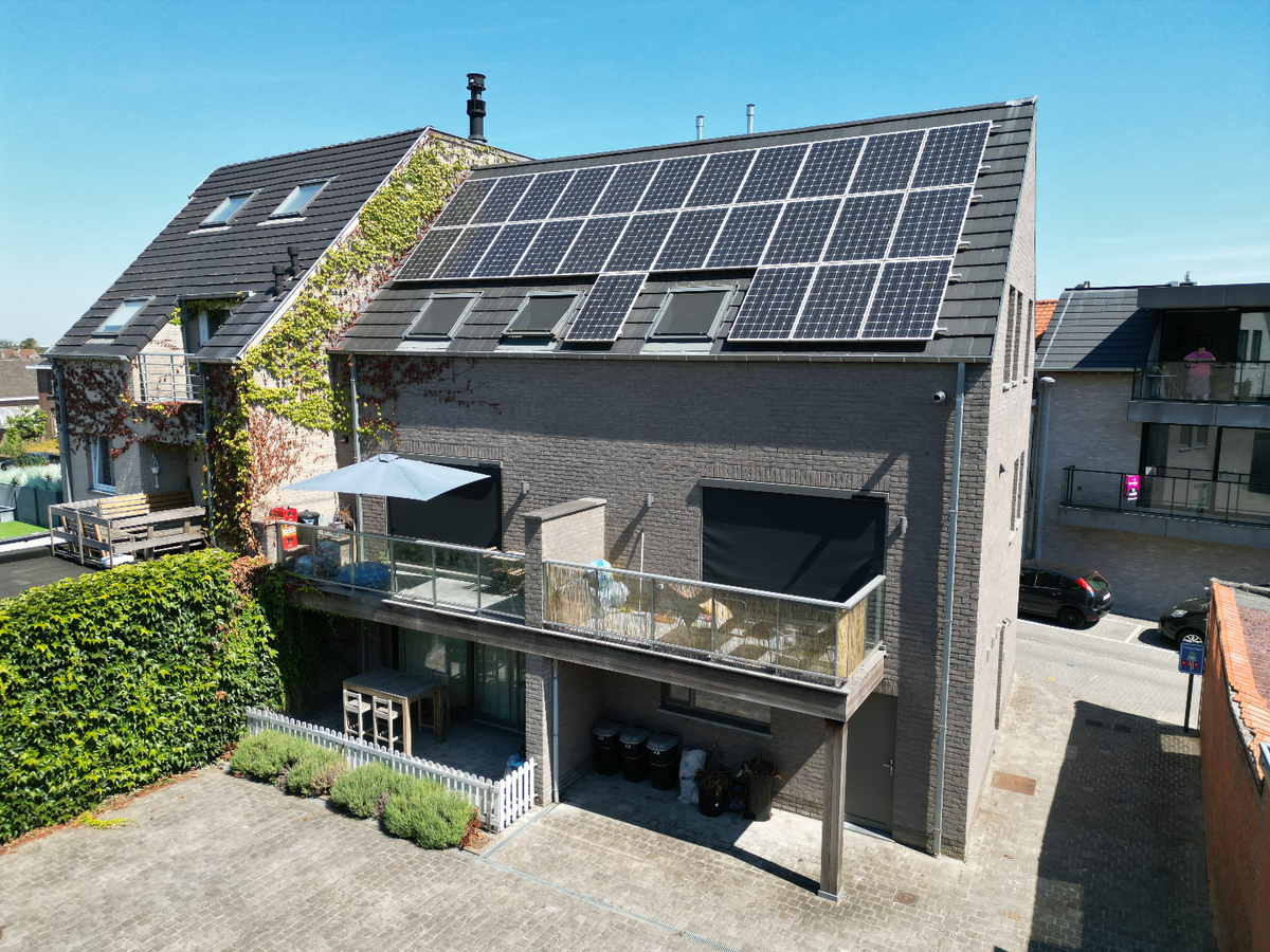 Gelijkvloers, nieuwbouwappartement met 2 slaapkamers en terras te centrum Aartrijke (geen gemeenschappelijke kosten) 
