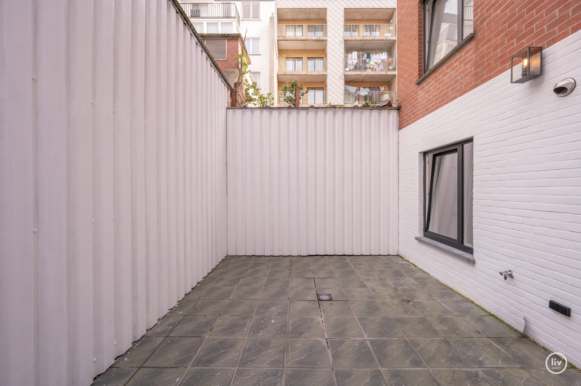 Gerenoveerd gelijkvloersappartement met koer in het Centrum van Knokke 