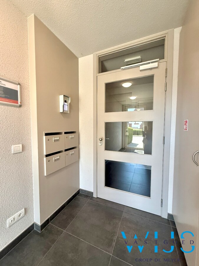 Instapklaar &amp; energiezuinig appartement met garage te Ertvelde ! 