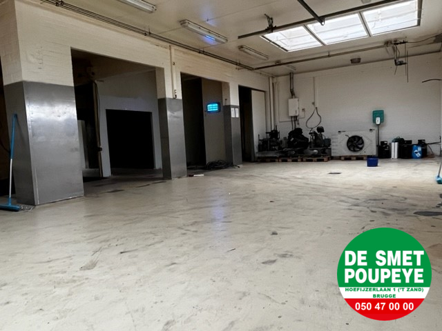 Handelsruimte met opslagplaats 