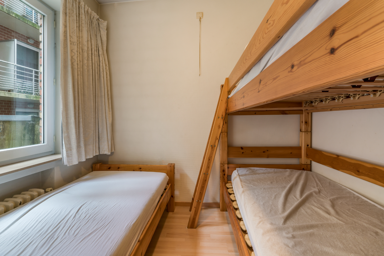 APPARTEMENT MET 2 SLAAPKAMERS OP TOPLIGGING 