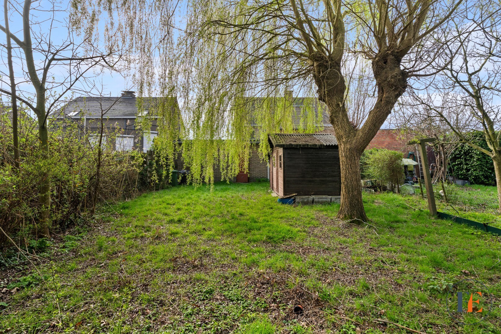 Buitenkans! Duplex appartement  met garage en tuin 