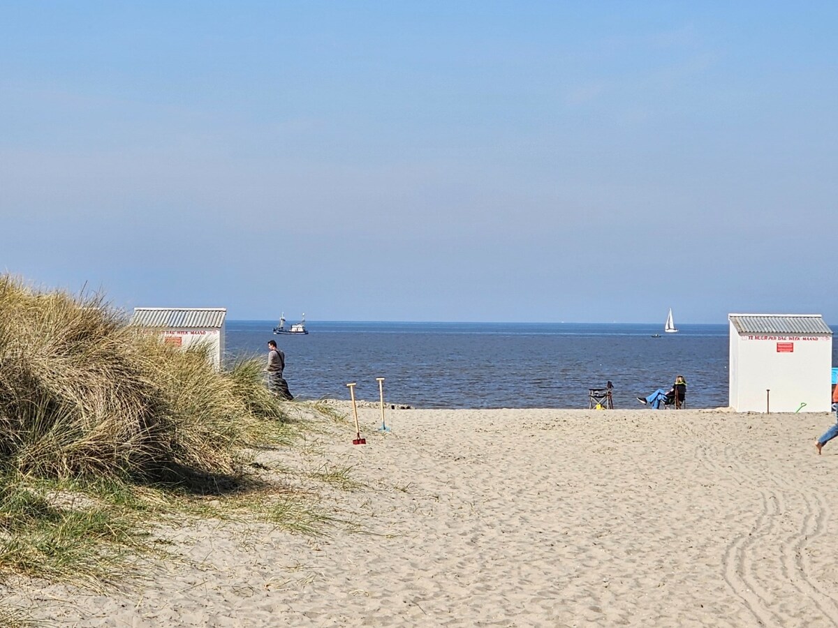 Appartement en angle unique avec une grande terrasse et vue sur la mer ! 