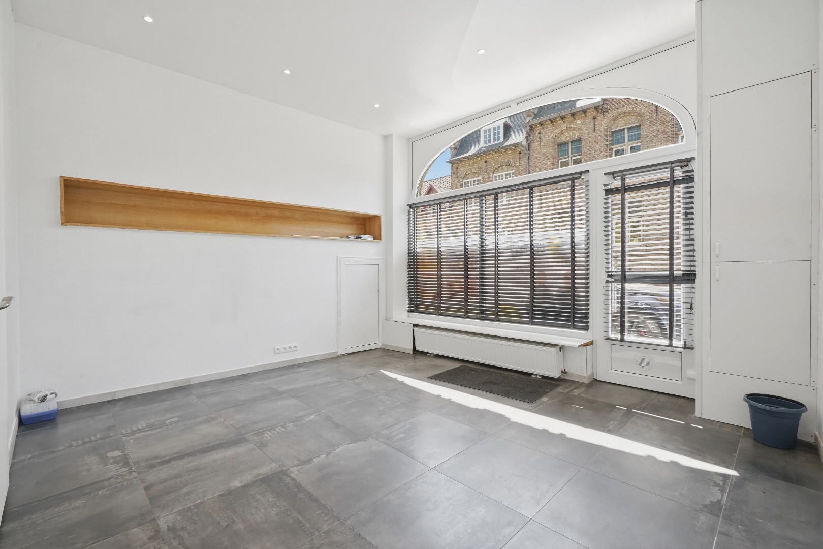 Herenhuis met handelsruimte &amp; wellness in Nieuwpoort-Stad 