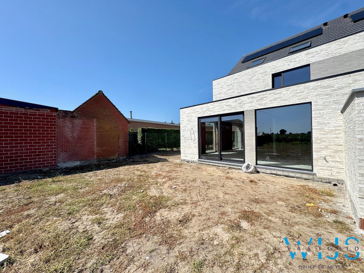 Moderne nieuwbouw op 666m² te Lembeke ! 
