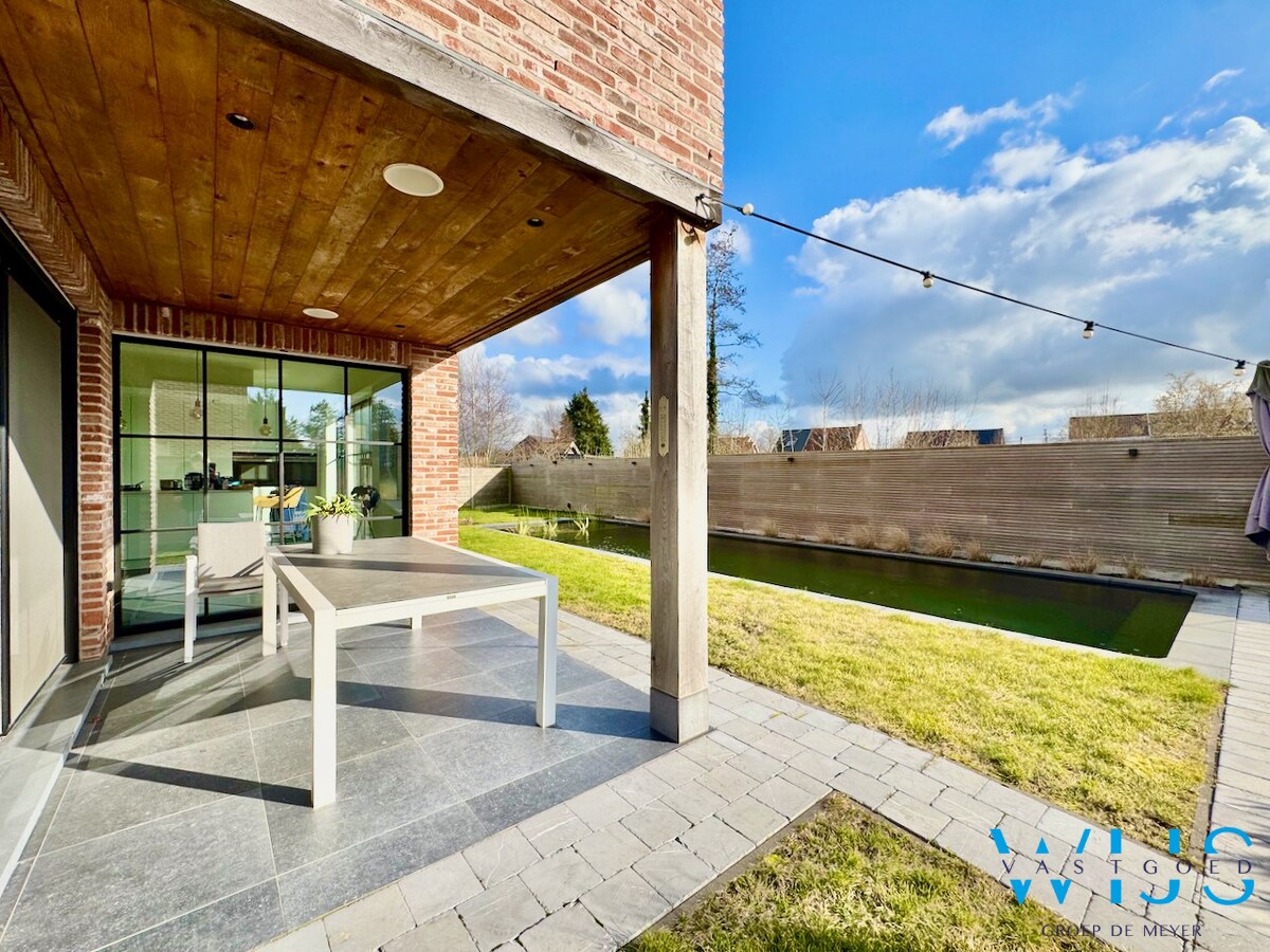 Waanzinnig mooie pastorijwoning te Assenede ! 