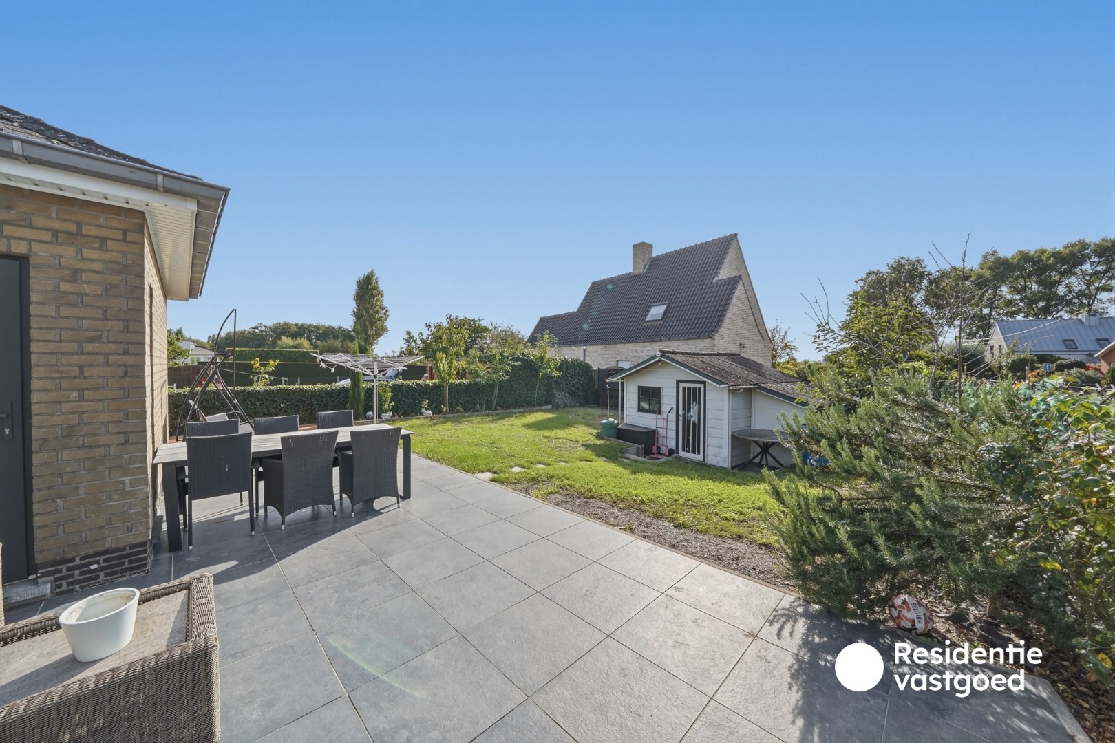 Bungalow met zongerichte tuin en 3 slaapkamers 