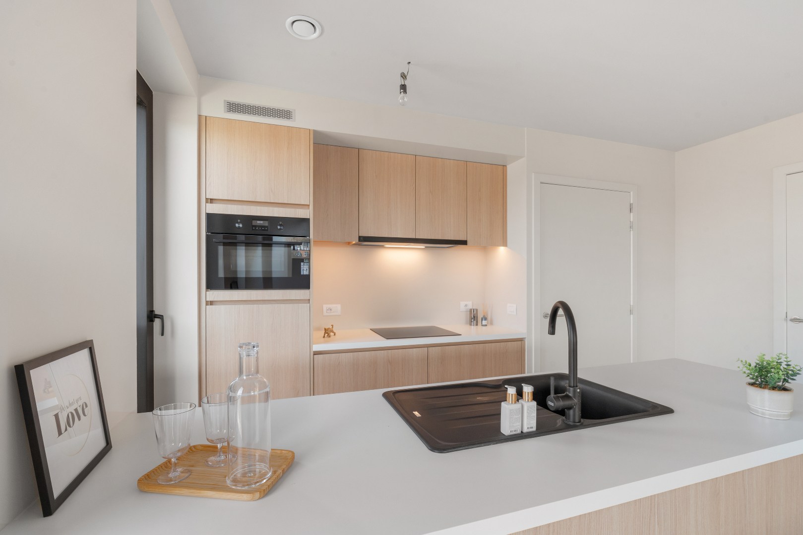 Nieuwbouwappartement met twee slaapkamers, terras en ondergrondse autostaanplaats te koop in Zulte 