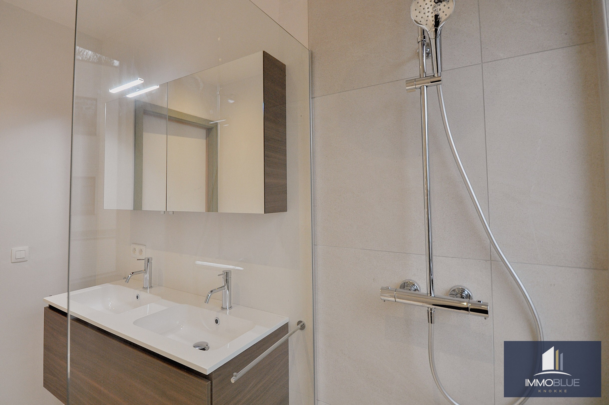 Nieuwbouw: Licht en modern nieuwbouwappartement met terras nabij Duinenwater. 