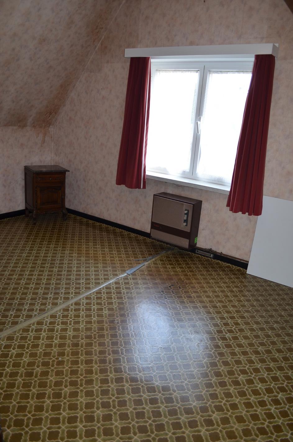 Op te frissen woning op 885m² rustig gelegen nabij centrum Maldegem 