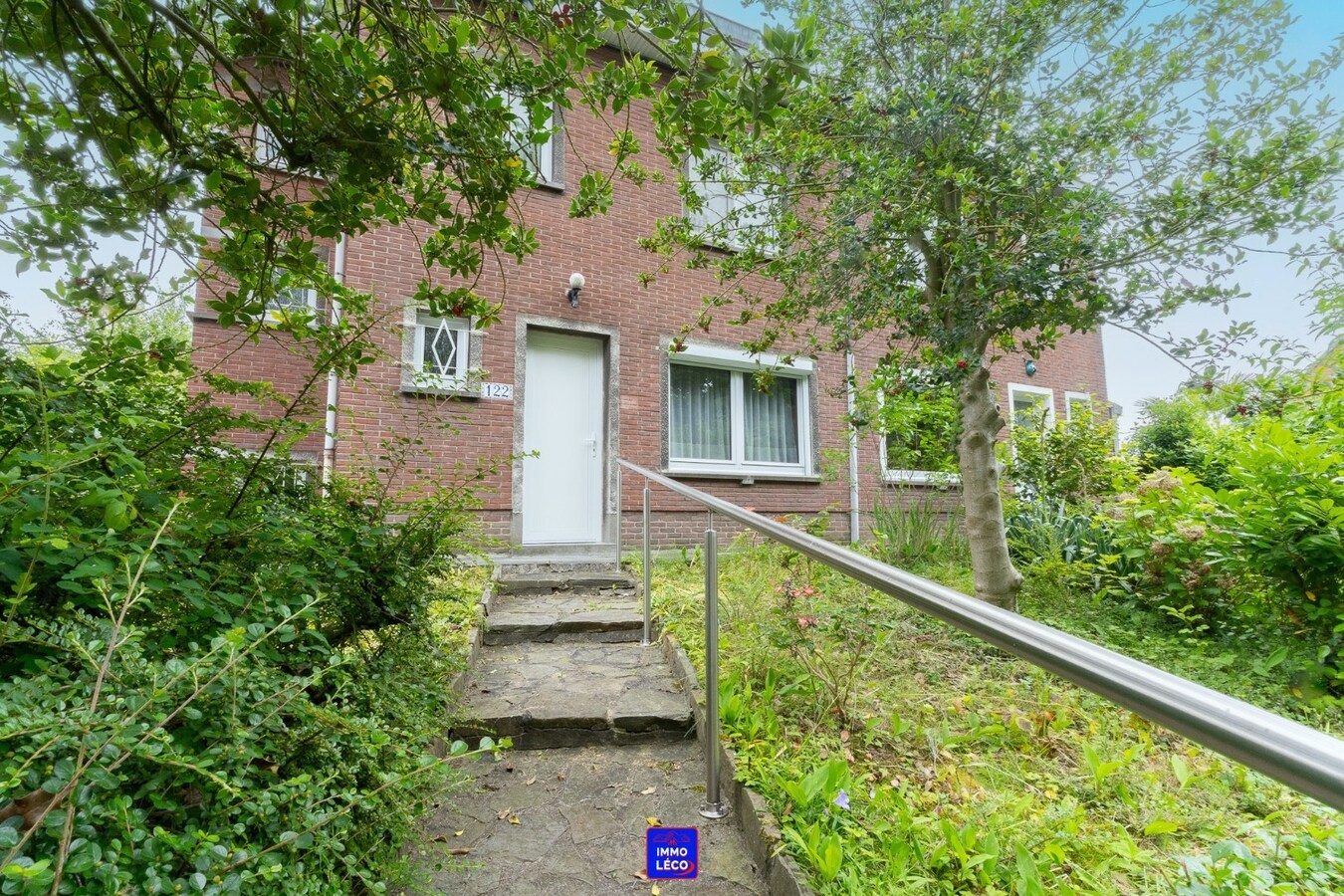 3 façades avec garage, jardin, excellent potentiel, secteur "La Coquinie" ! 
