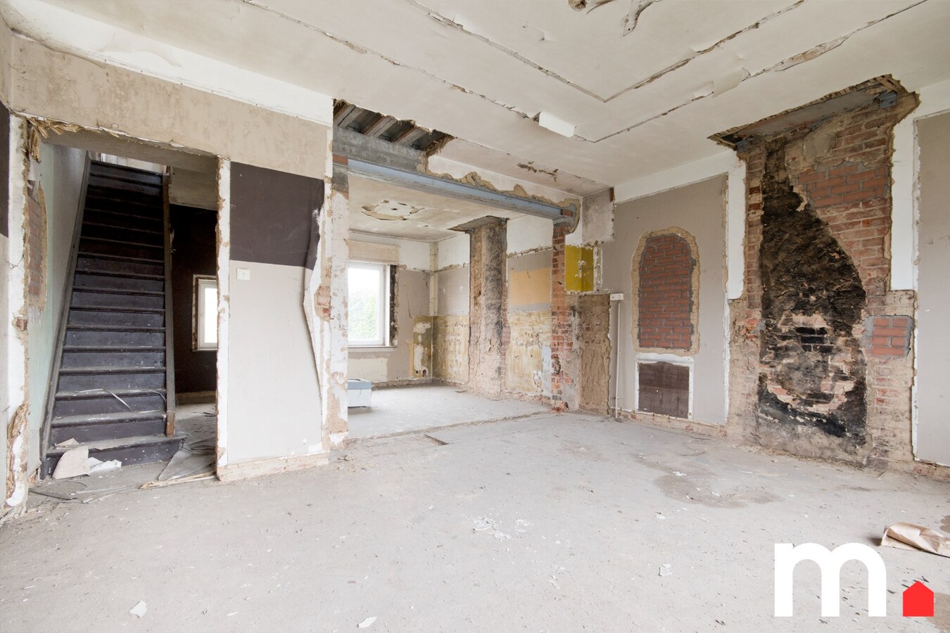 Woning te Kuurne met 173m² bewoonbare oppervlakte op Toplocatie met eventueel mogelijkheid tot handelspand! 