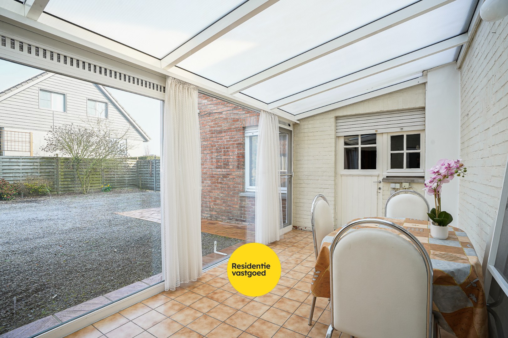 Te renoveren half-open bebouwing in Zerkegem 