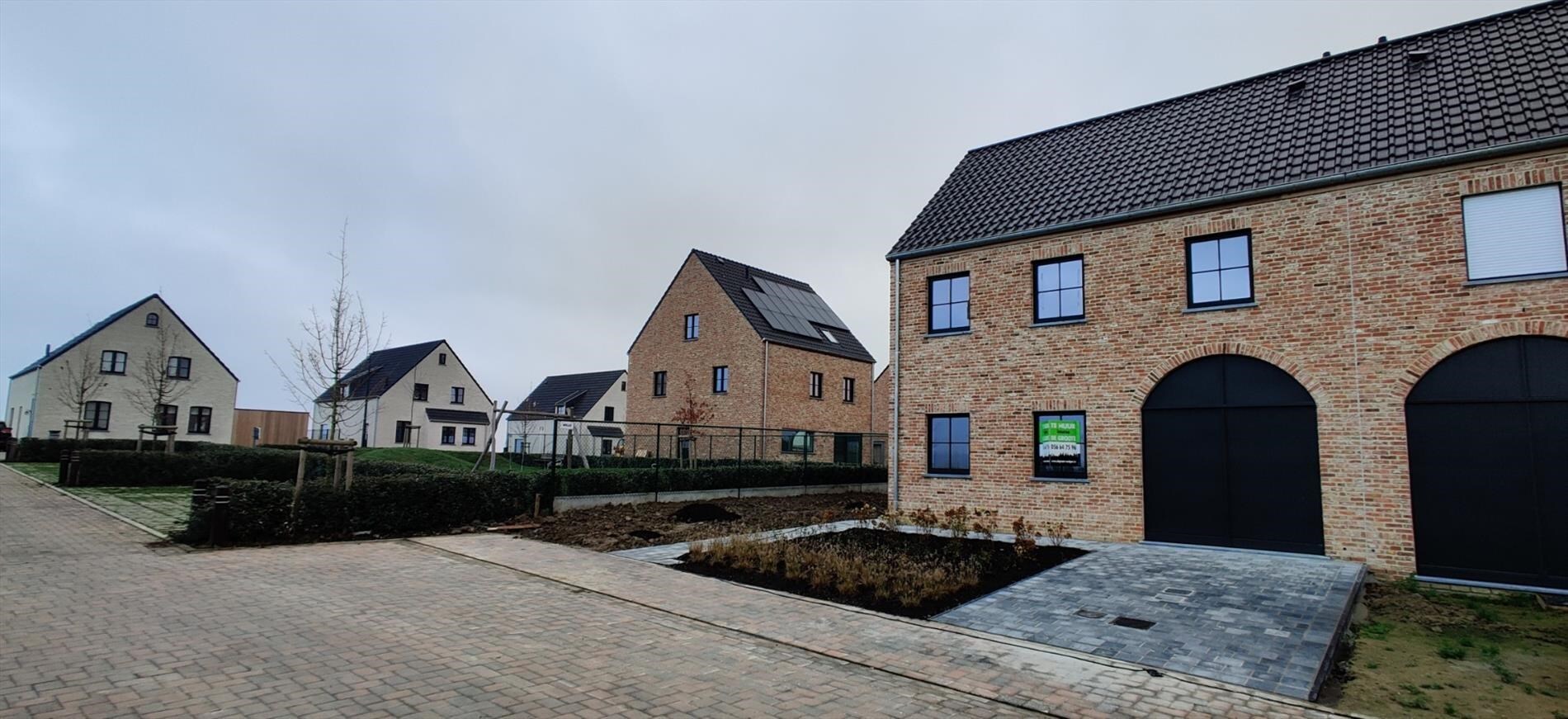 Nieuwbouwwoning met 4 slaapkamers en tuin 