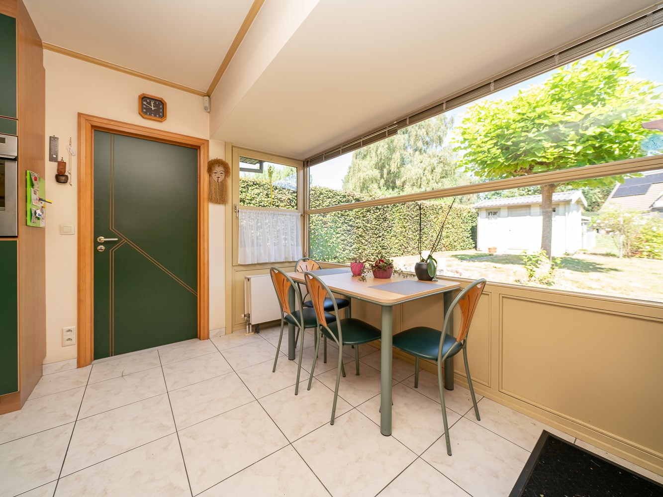 Instapklare, vrijstaande villa met 4 kamers op toplocatie 