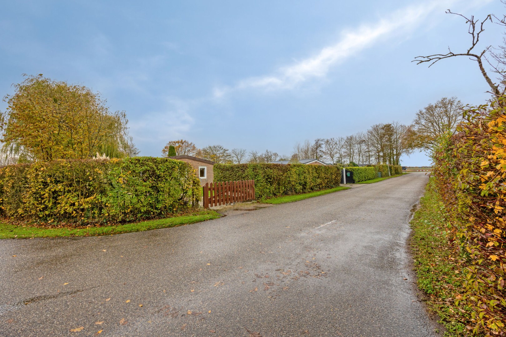 Rustig gelegen vrijstaande bungalow op steenworp afstand van jachthaven en Veerse Meer, deze woning dient gemoderniseerd te worden maar biedt vele mogelijkheden. 