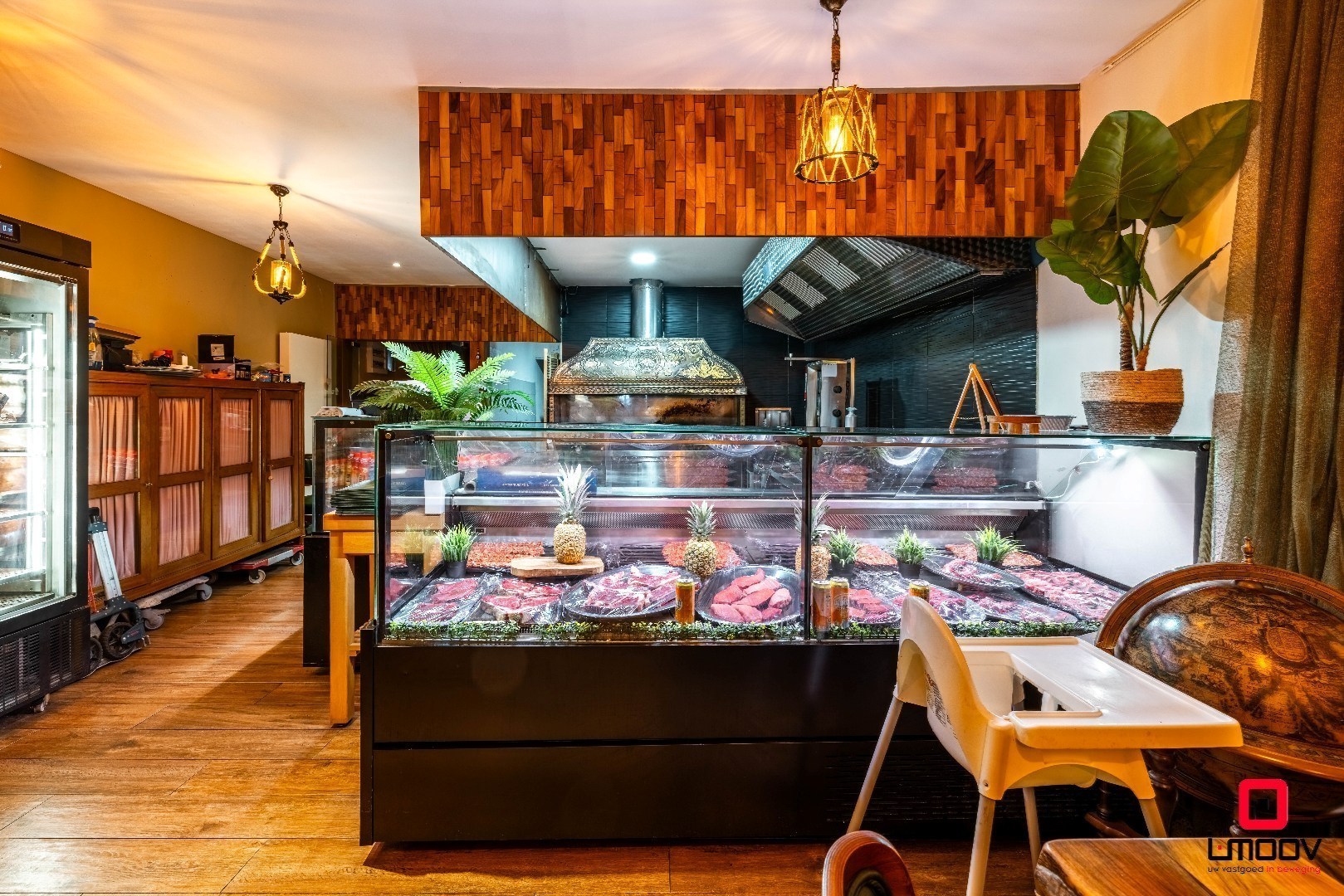 Uniek gemengd pand met commerciële invulling én ruime privéwoning in opkomende buurt van Gent 