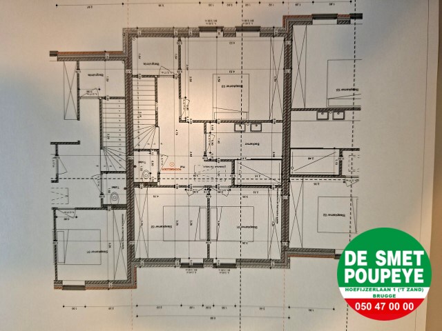 Rijwoning met tuin met uitweg 