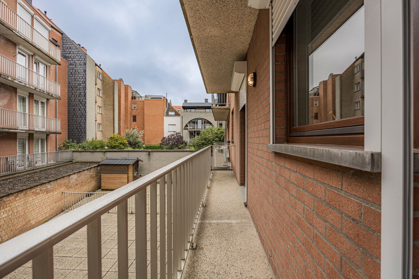 Zeer ruim appartement op topligging te Heist 