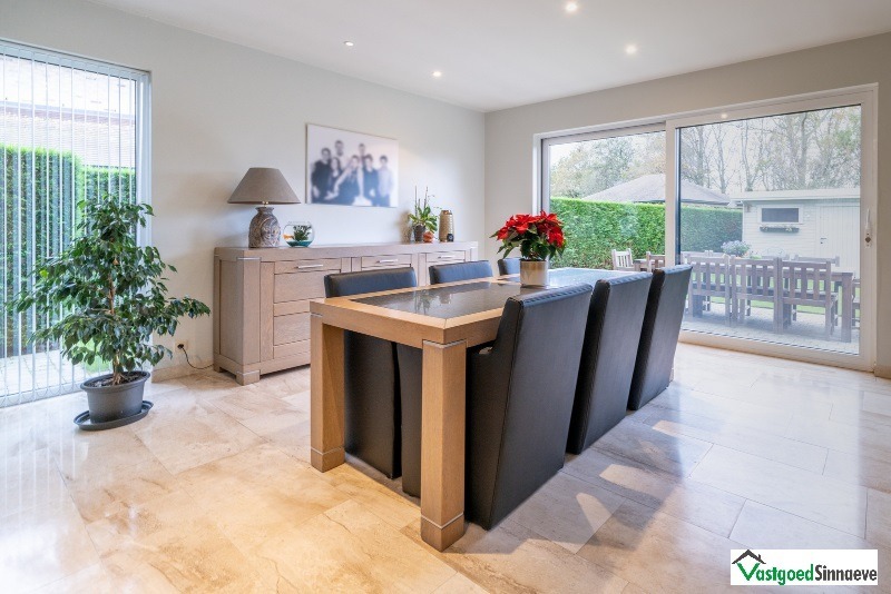 Rustig gelegen instapklare woning met 5 slaapkamers op 667 m² te Ichtegem 