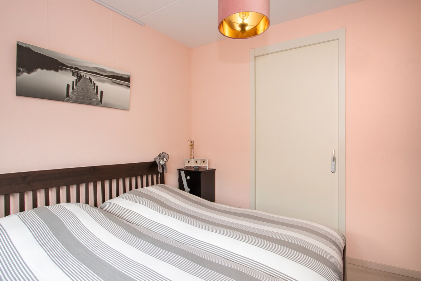 Zeer fraai 3-kamerappartement op de tweede verdieping van appartementencomplex ‘De Smis’. 