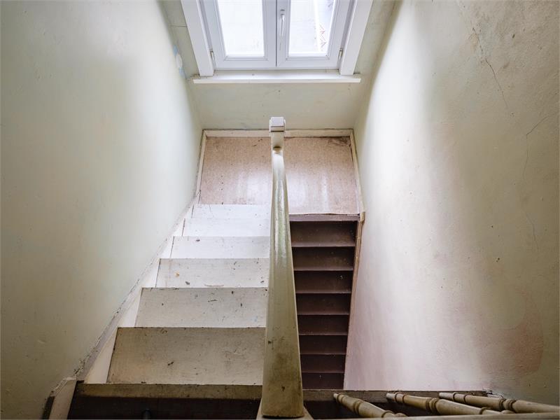 VERKOCHT!Te renoveren woning op topligging! 