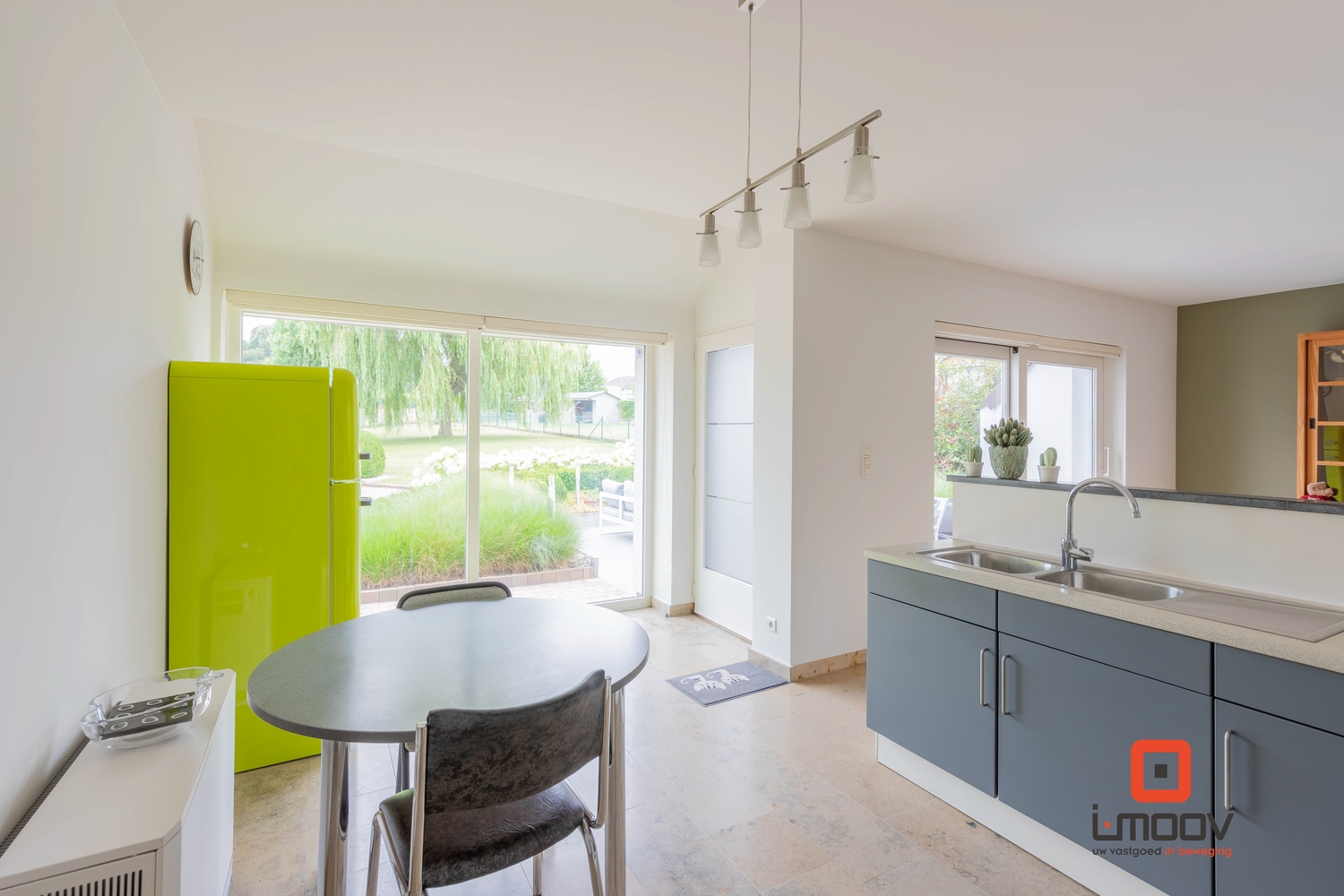 Mooie, rustig gelegen villa, op een perceel van 12a 65ca te Viane (Geraardsbergen) 