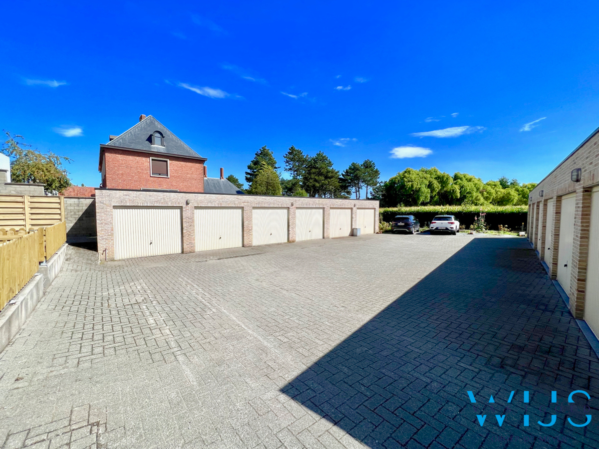 Gelijkvloersapp. met 3 slaapkamers &amp; garage in hartje Assenede ! 