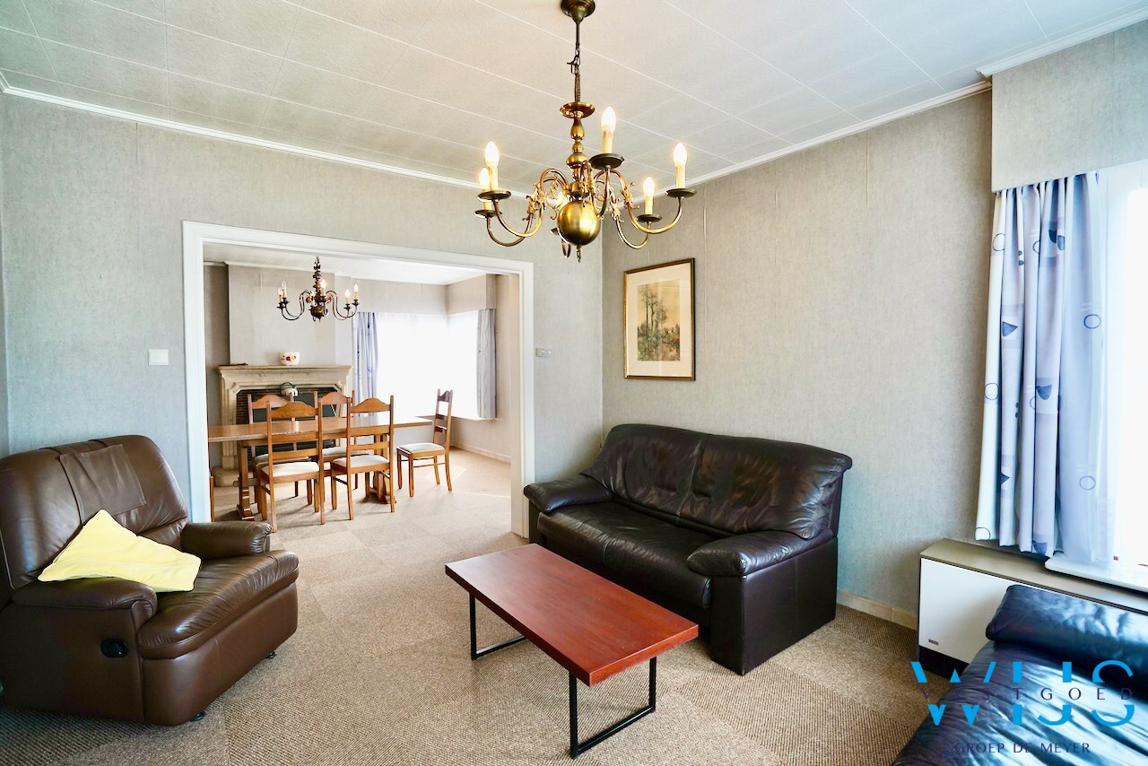 Stevig woonhuis centraal in Ertvelde ! 