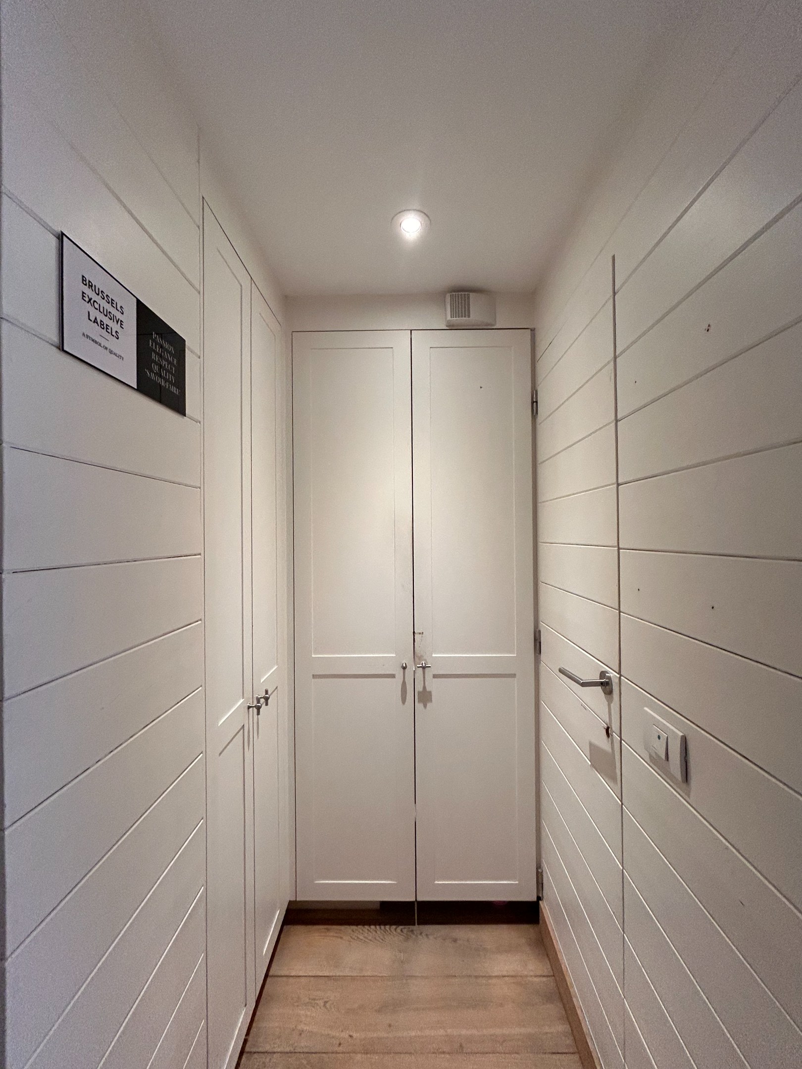 Handelspand op toplocatie aan de zeedijk. 