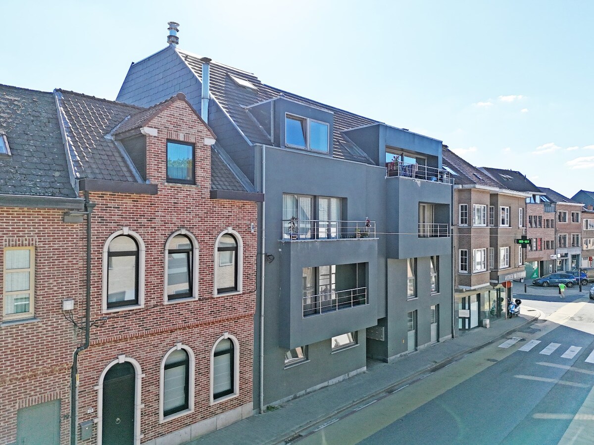 Recent (2009) gelijkvloers appartement te Ninove 