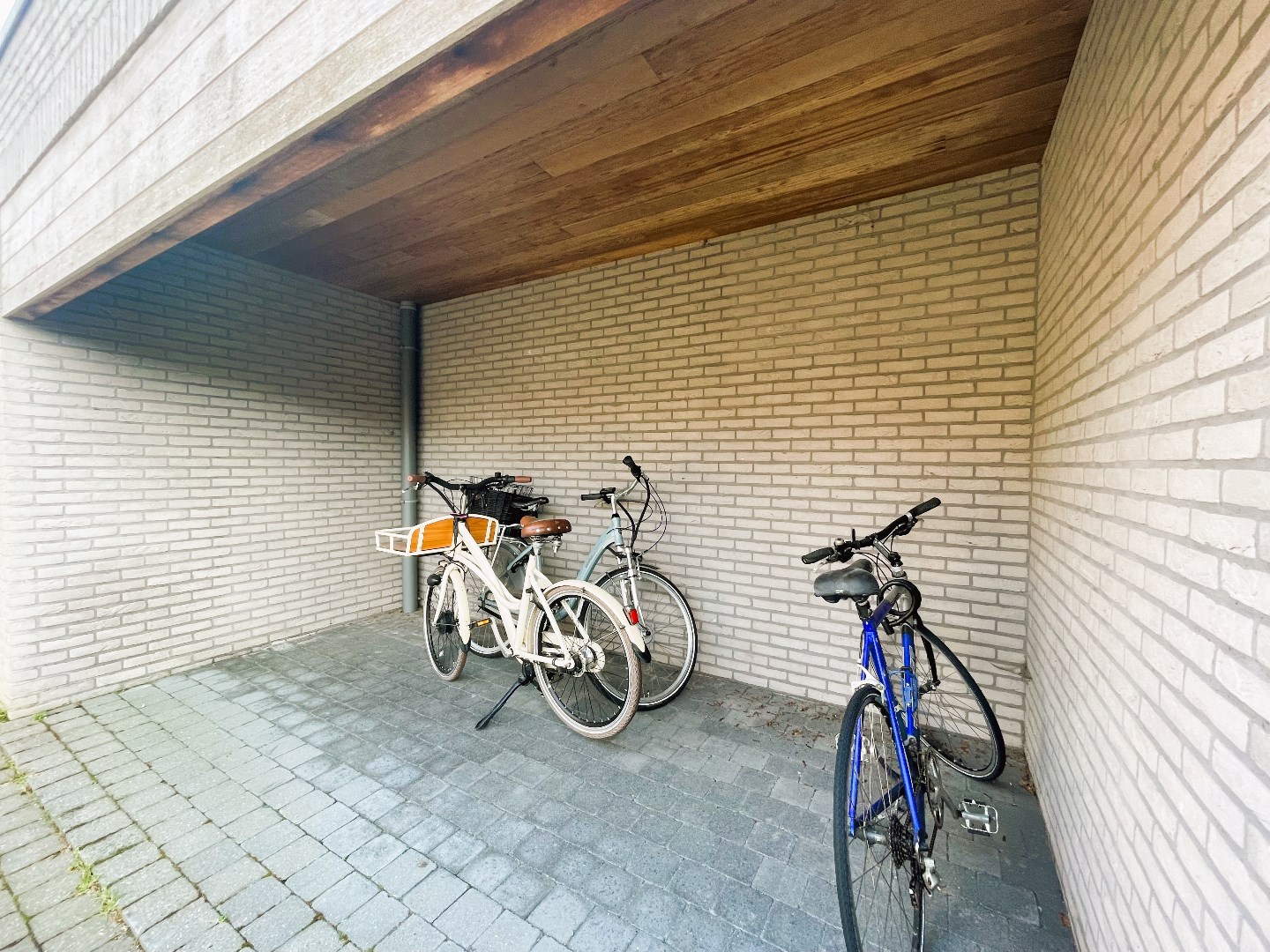 Gelijkvloers appartement met 2 slaapkamers en aangename tuin 