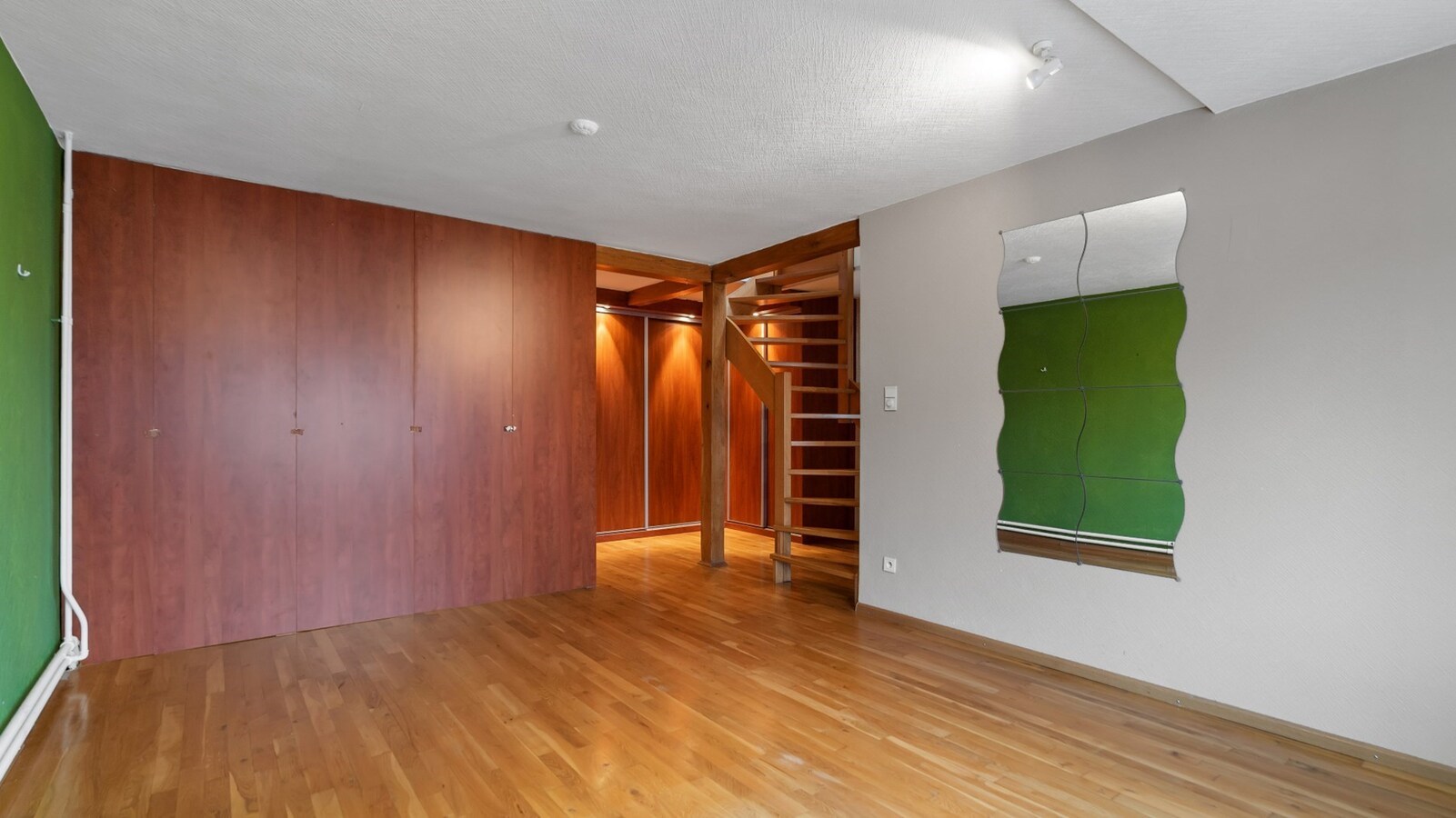 Riante gezinswoning met tal van mogelijkheden nabij Maastricht! 