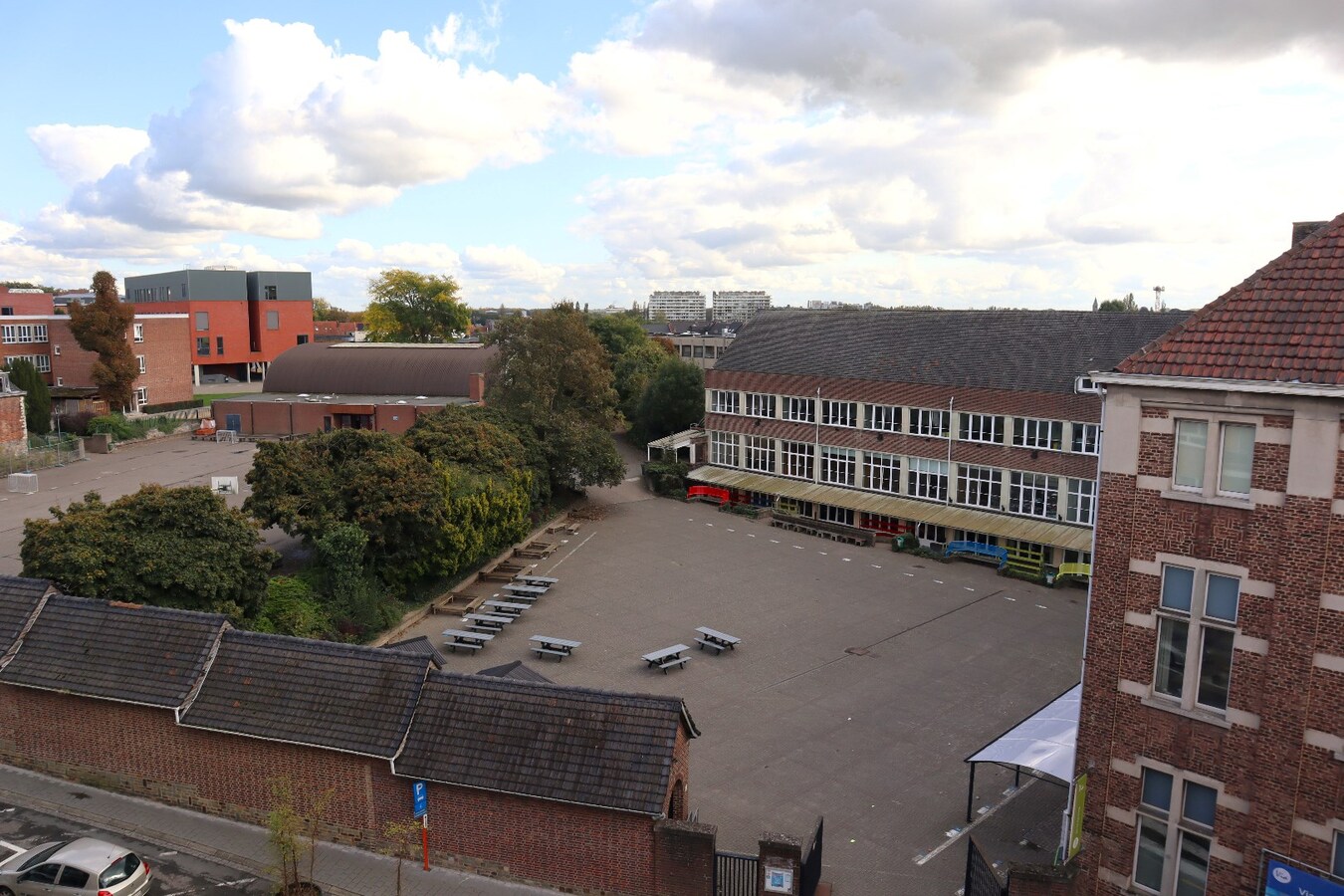 Mooi en goed onderhouden appartement met 2 slaapkamers (incl autostaanplaats) te Tienen 