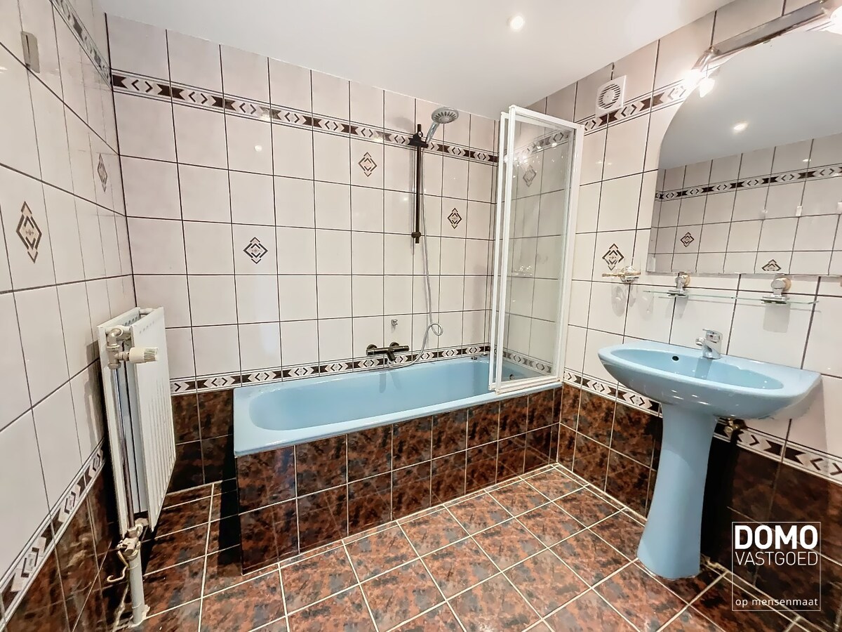 LANDELIJKE WONING MET 3 SLAAPKAMERS EN TUIN IN LUMMEN 