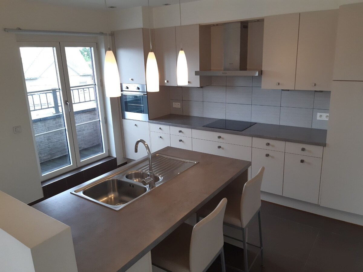 Exceptioneel appartement in hartje Dikkelvenne. 