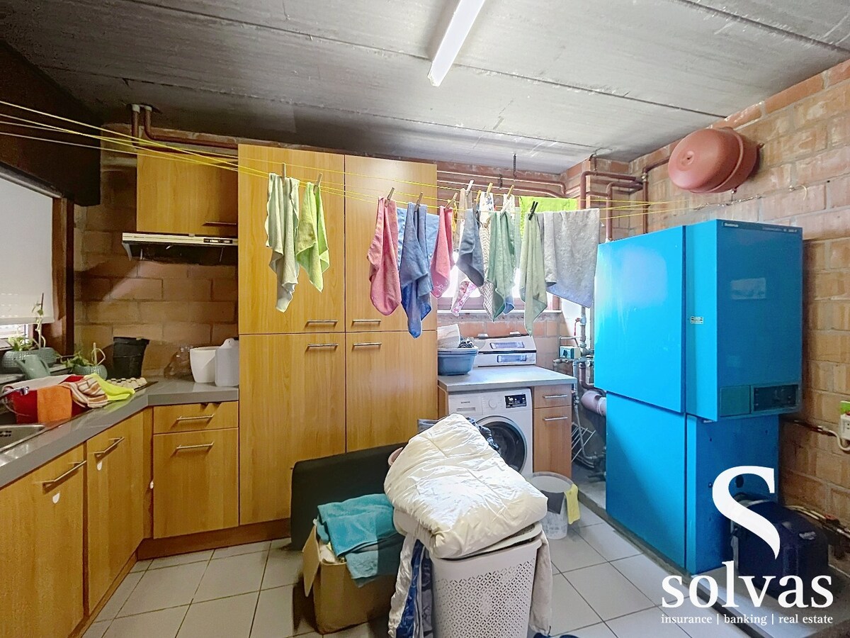 Ruime woning met 4 slaapkamers, tuin en garage in Aalter - Energielabel C - perceeloppervlakte 1050m² - bewoonbare oppervlakte 250m² - EPC-waarde 237 