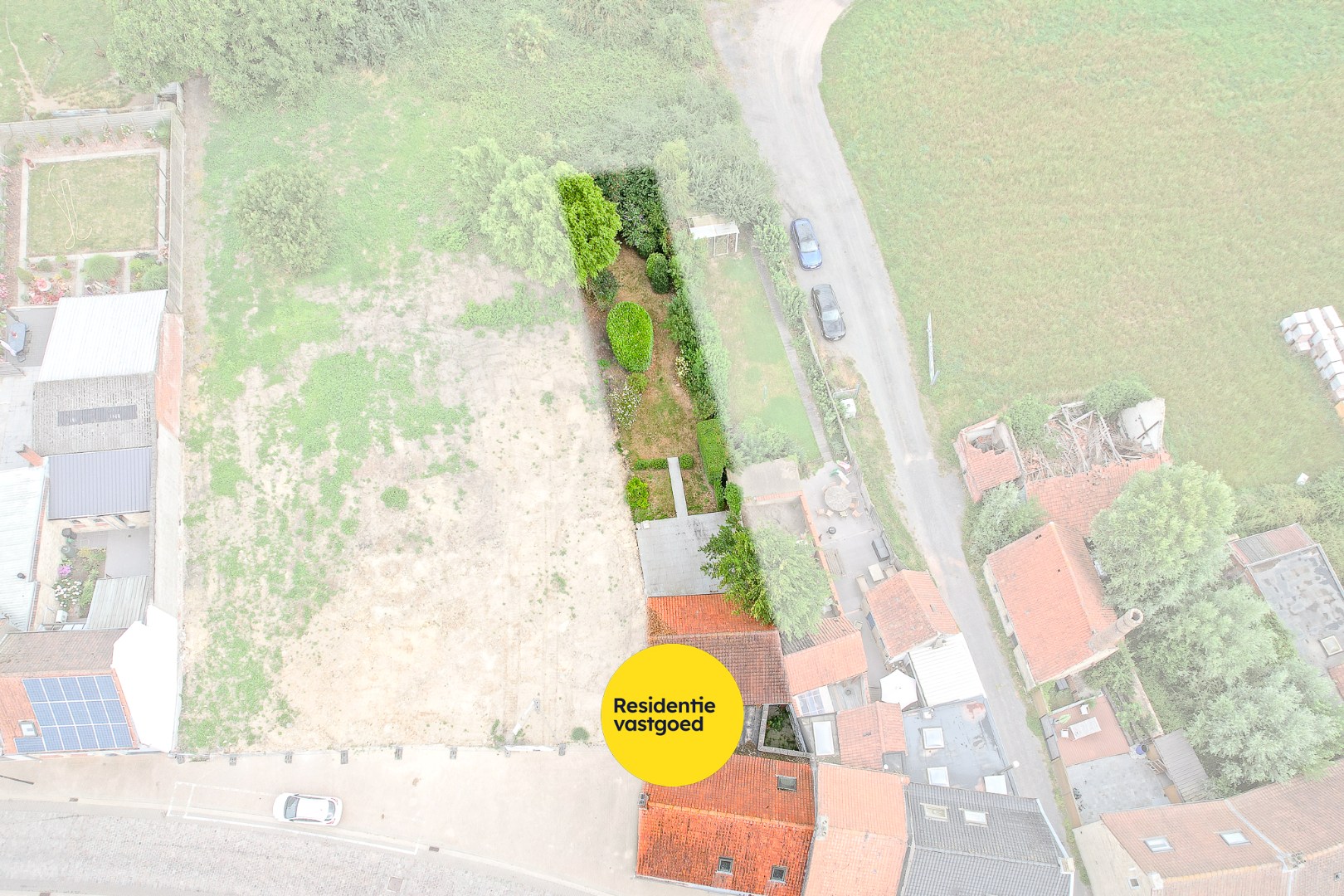 Ruime gezinswoning met 3 slaapkamers, grote tuin en garage. 