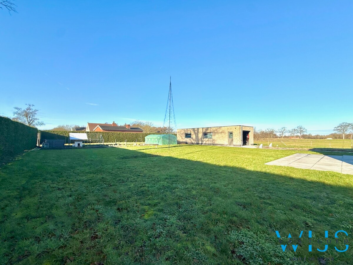 Volledig gerenoveerd woonhuis op 4.734 m² te Maldegem ! 