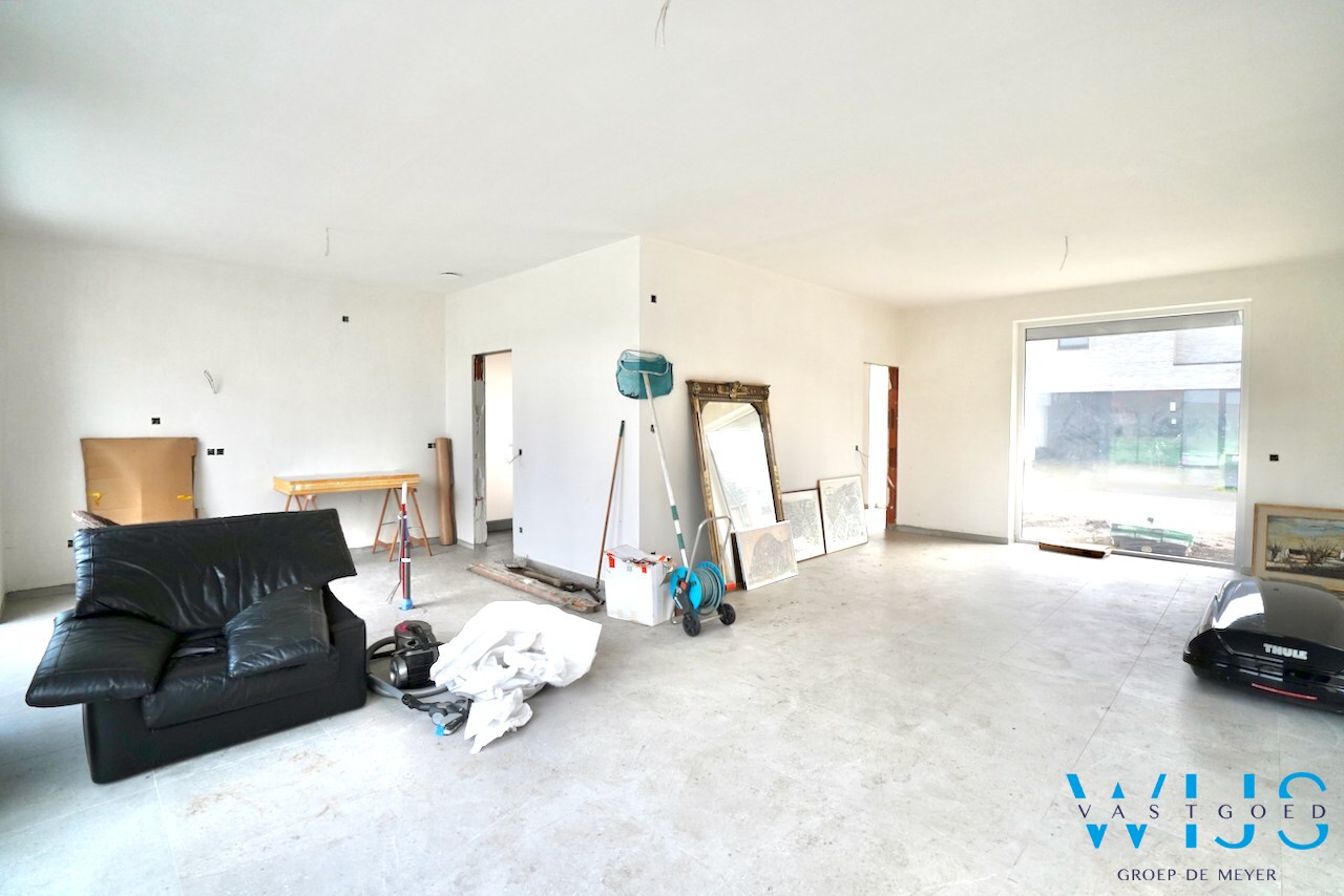 Nieuwbouw in aangename woonwijk te Oosteeklo ! 