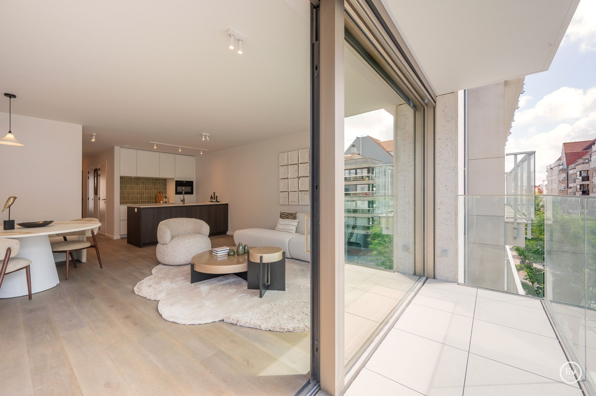 Zuidgericht nieuwbouwappartement met 2 slaapkamers op topligging aan de Kustlaan. 