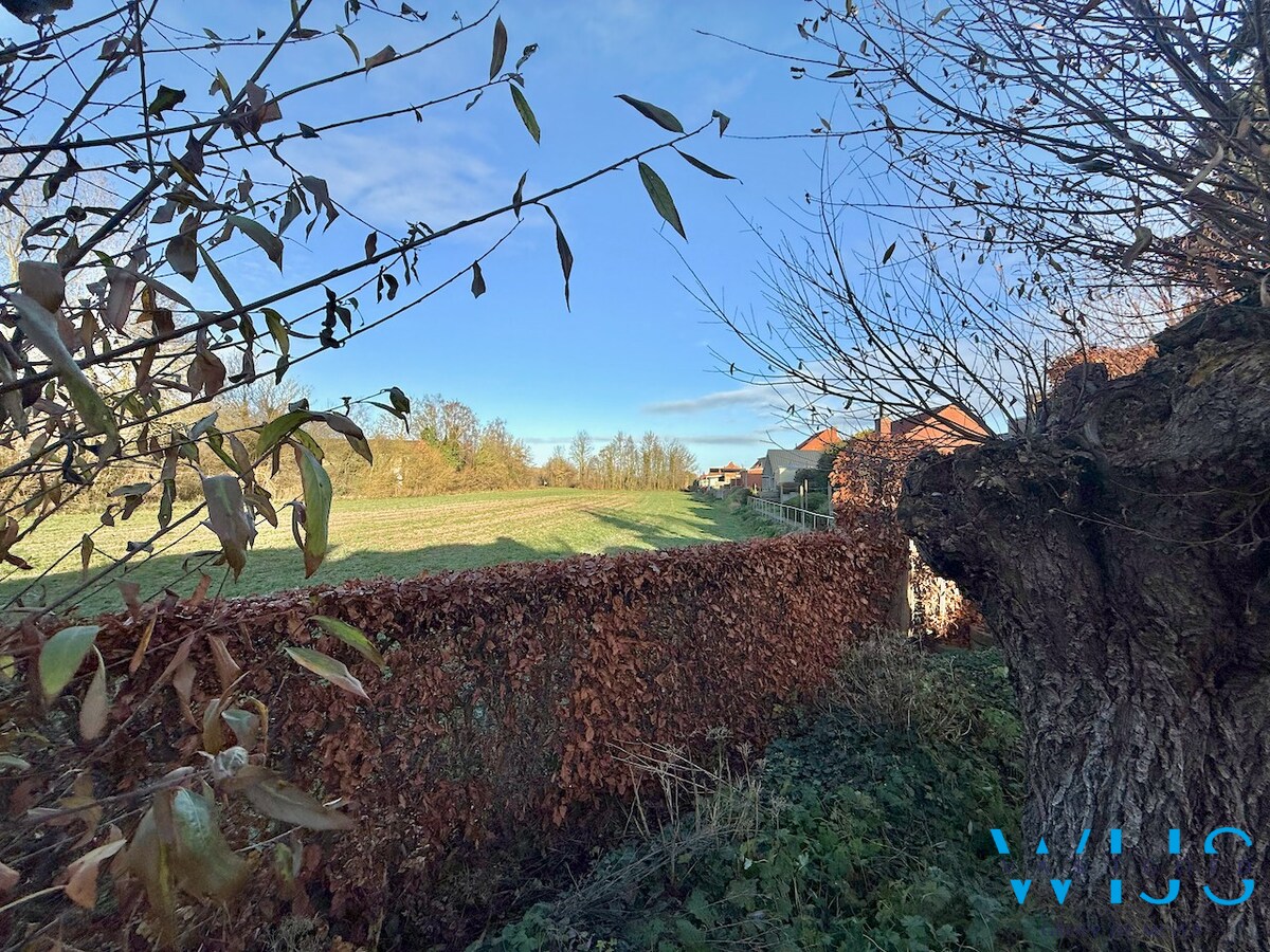 Super gezellig woonhuis met ruime garage te Boekhoute ! 