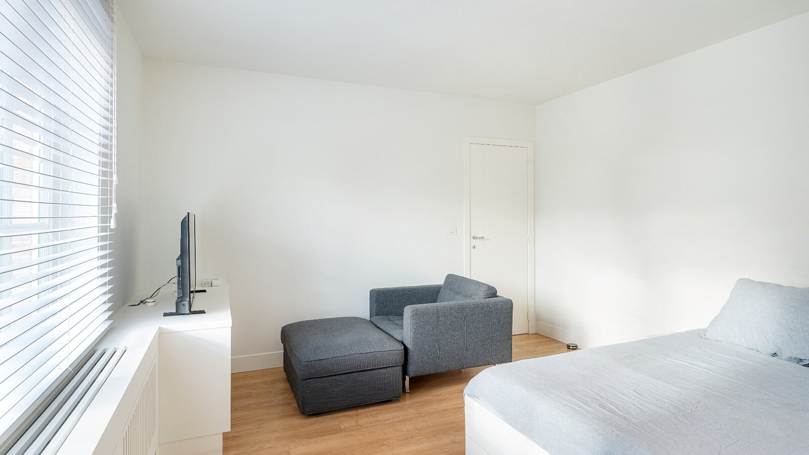 Instapklare en energiezuinige statige woning met tuin in rustige woonwijk te Knokke-Heist 