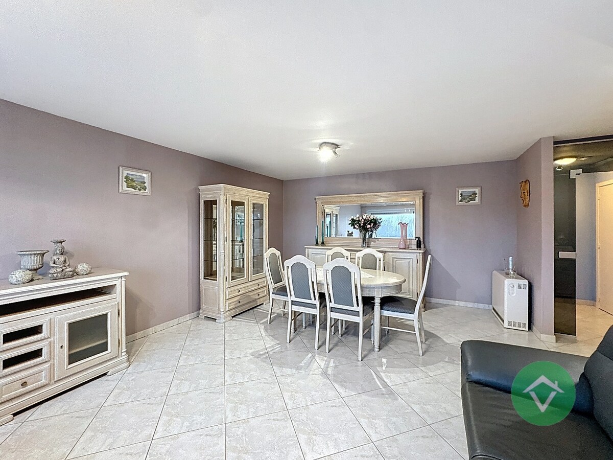 Appartement met 2 slaapkamers en garage te Torhout 