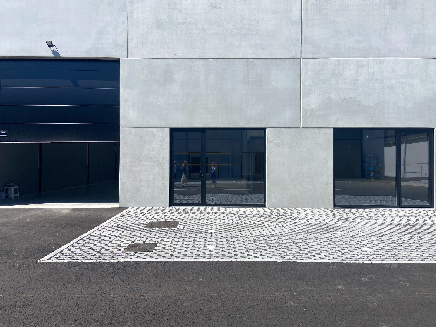 Te huur  – KMO-unit / Magazijn in Sint-Eloois-Vijve 