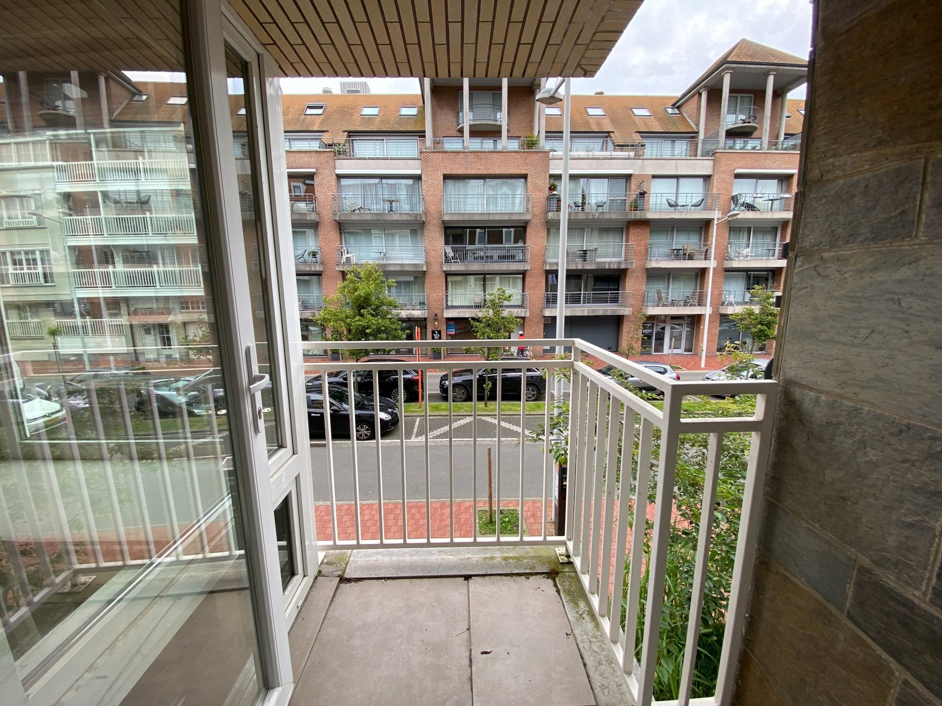 Gemeubeld - Gezellig 2 slaapkamer appartement gelegen in de Van Bunnenlaan te Knokke. 