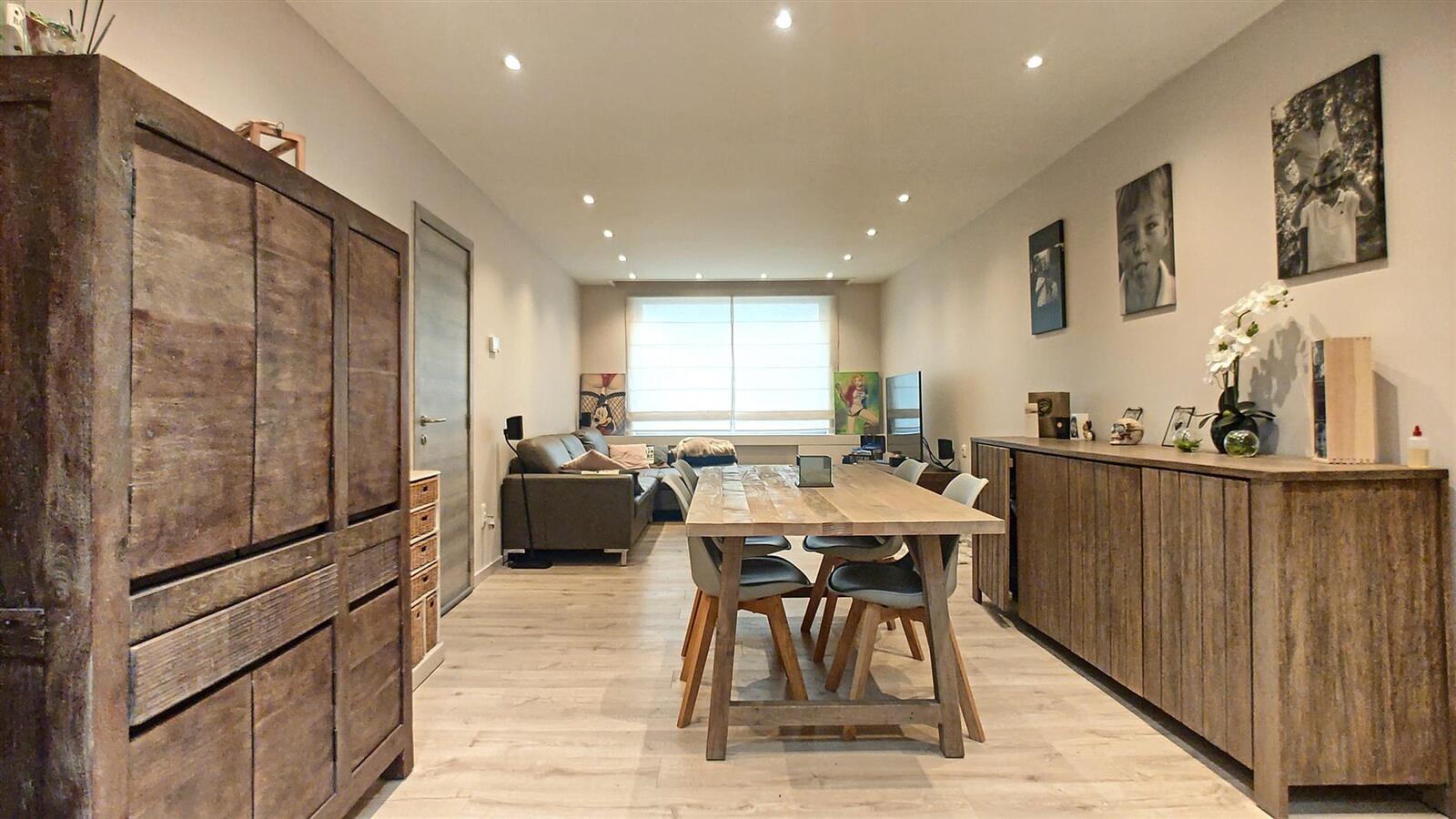 Knap gerenoveerde woning met dubbele garage - Heist 