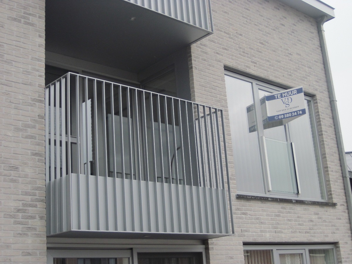 LUXUEUS 1-SLPK-APPARTEMENT   (geen vaste kosten !). 